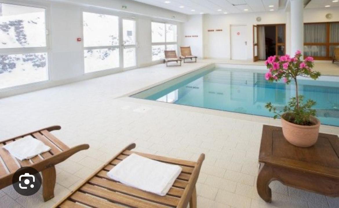 Appartement 4 Personnes Avec Piscine Interieure Puy-Saint-Vincent Bagian luar foto
