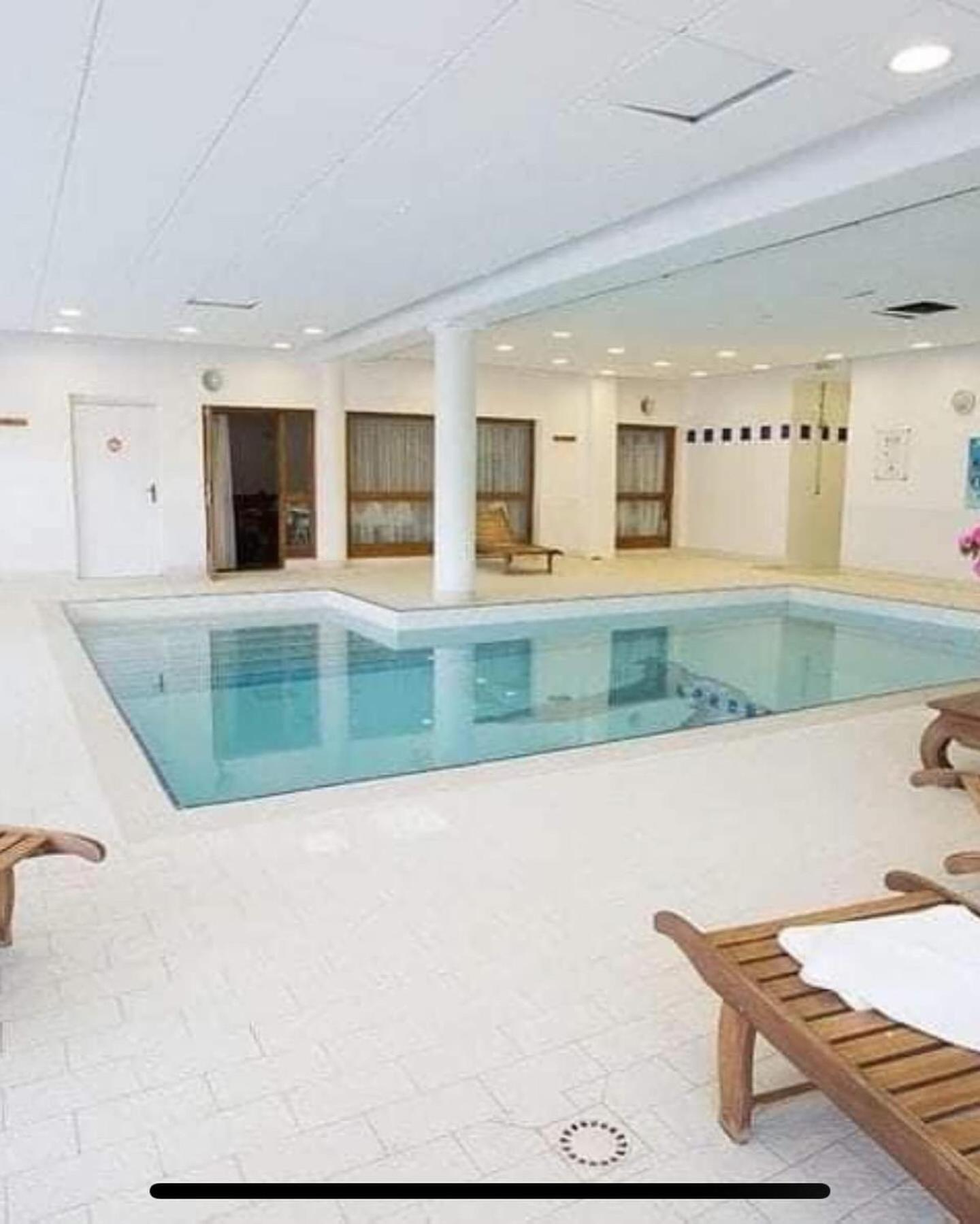 Appartement 4 Personnes Avec Piscine Interieure Puy-Saint-Vincent Bagian luar foto