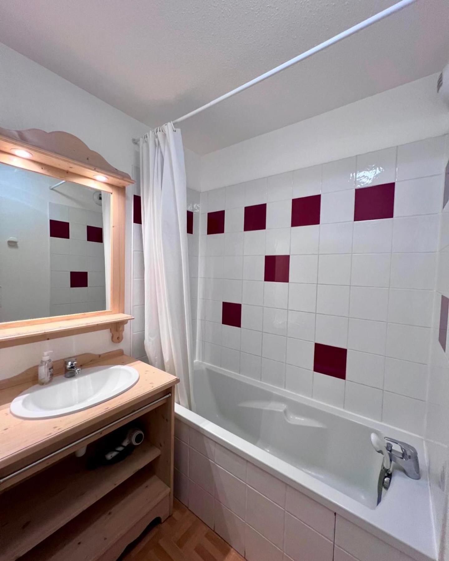 Appartement 4 Personnes Avec Piscine Interieure Puy-Saint-Vincent Bagian luar foto